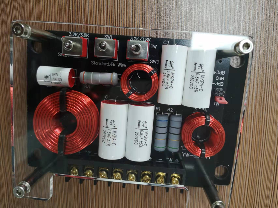 汽車(chē)分頻器2 汽車(chē)分頻器2